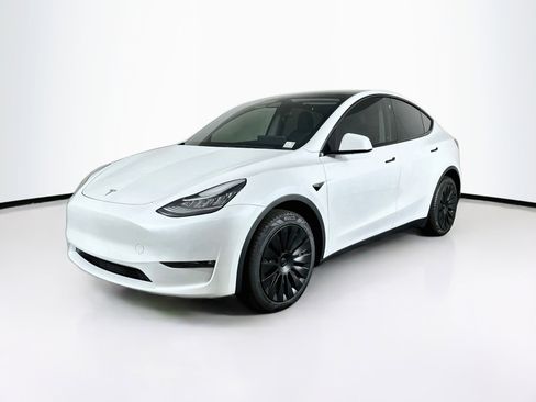 Used 2021 Tesla Model Y Long Range AWD/4WD image 3