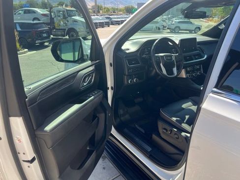 Used 2022 GMC Yukon SLT w/ SLT Premium Package AWD/4WD image 16