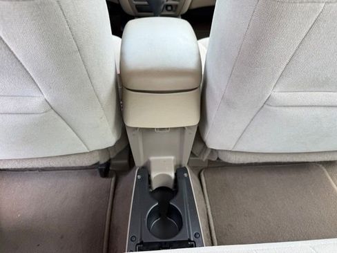 Used 2004 Ford Taurus SE FWD image 14