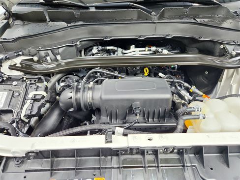 Used 2024 Ford Explorer Limited image 17