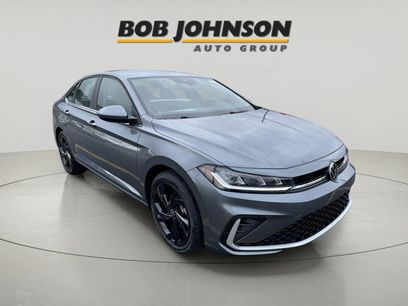 New 2025 Volkswagen Jetta SE