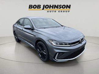 New 2025 Volkswagen Jetta SE video 1