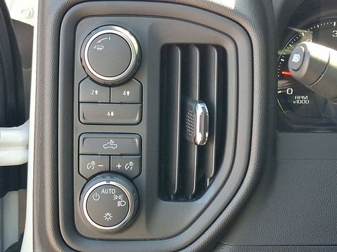 Used 2026 Chevrolet Silverado 2500 W/T AWD/4WD image 24