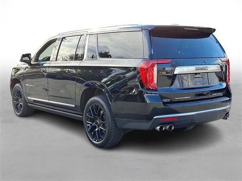 Used 2022 GMC Yukon XL Denali image 4