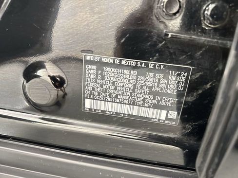 Certified 2025 Honda HR-V Sport image 37