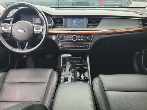 Used 2019 Kia Cadenza Premium FWD image 9