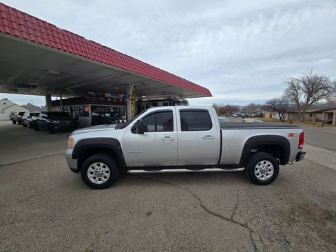 Used 2011 GMC Sierra 3500 SLT image 2