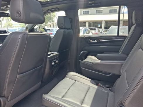 Used 2024 GMC Yukon XL Denali AWD/4WD image 5