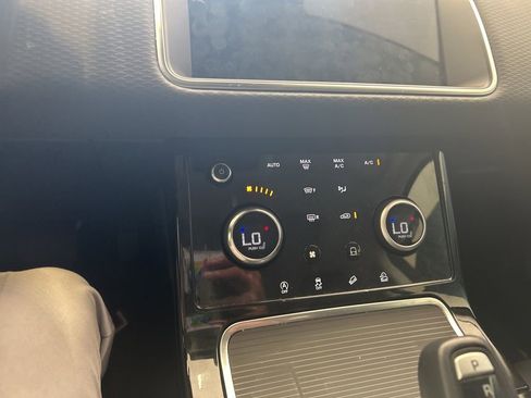 Used 2023 Land Rover Range Rover Evoque S image 5