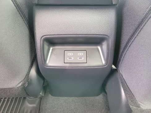 Used 2025 Toyota Corolla LE image 10