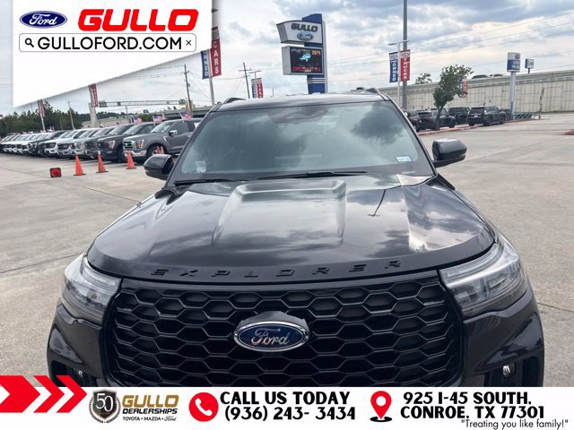 Used 2026 Ford Explorer ST-Line w/ Premium Package RWD image 2