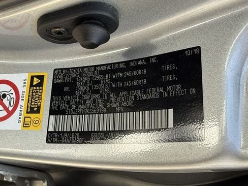 Used 2019 Toyota Highlander XLE AWD/4WD image 37