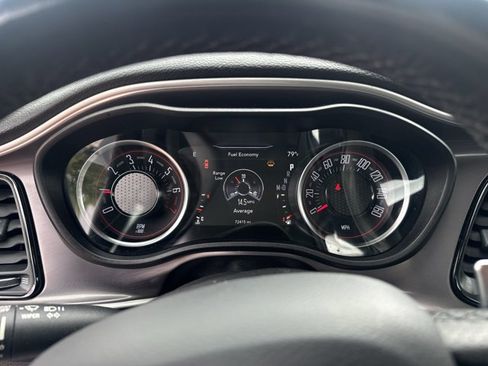 Used 2022 Dodge Challenger GT RWD image 18