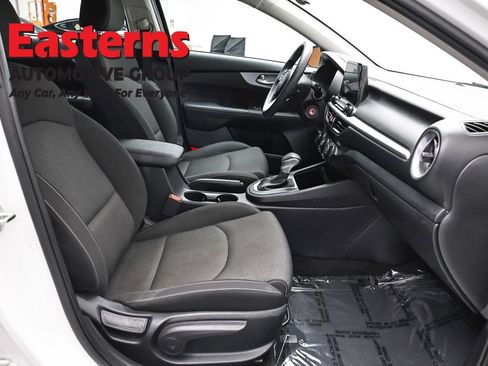 Used 2023 Kia Forte LXS FWD image 23