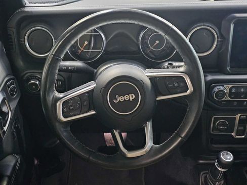 Used 2018 Jeep Wrangler Unlimited Sahara AWD/4WD image 19