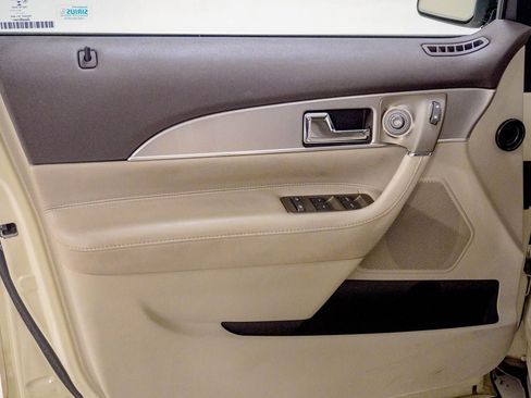 Used 2015 Lincoln MKX FWD w/ Equipment Group 101A image 16