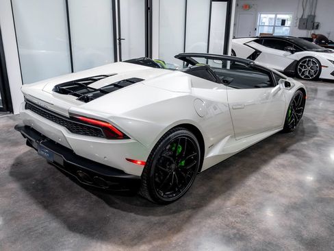 Used 2016 Lamborghini Huracan LP 610-4 AWD/4WD image 17
