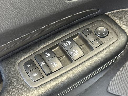 Used 2022 Dodge Durango GT w/ Blacktop Package RWD image 12