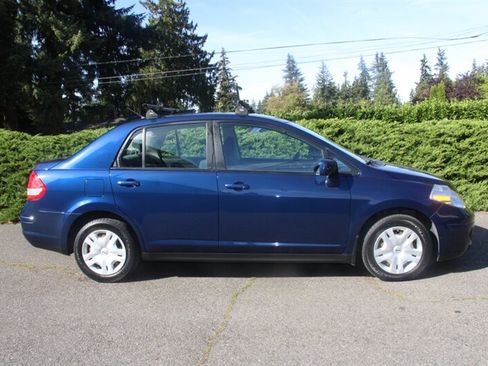 Used 2011 Nissan Versa 1.8 S w/ Plus Pkg FWD image 11