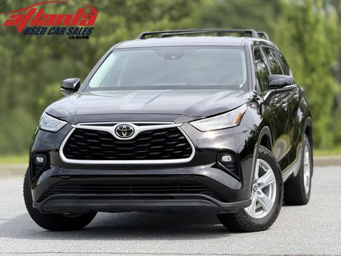 Used 2020 Toyota Highlander LE AWD/4WD image 1
