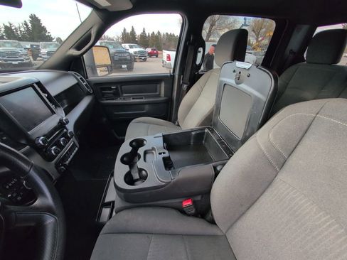Used 2024 RAM 2500 Tradesman w/ Chrome Appearance Group AWD/4WD image 18