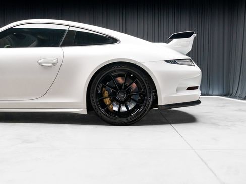 Used 2015 Porsche 911 GT3 w/ Sound Package Plus RWD image 39