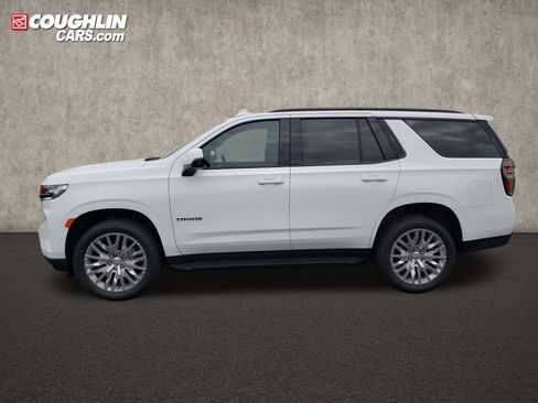 Used 2024 Chevrolet Tahoe RST w/ Luxury Package image 2