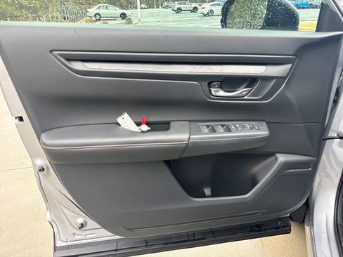 Used 2025 Honda CR-V Sport image 23