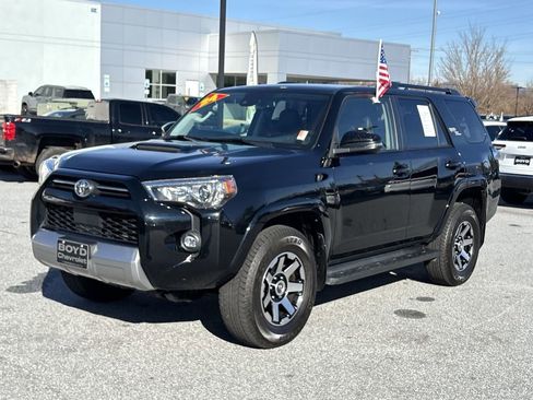 Used 2024 Toyota 4Runner TRD Off-Road Premium image 5