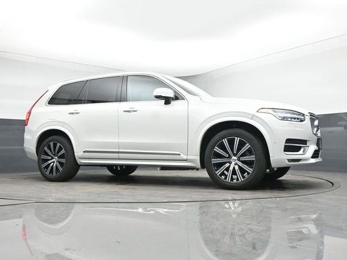 Used 2023 Volvo XC90 B5 Plus image 9
