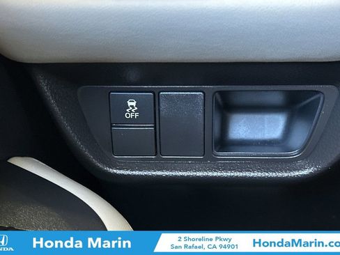 Certified 2025 Honda HR-V LX image 33