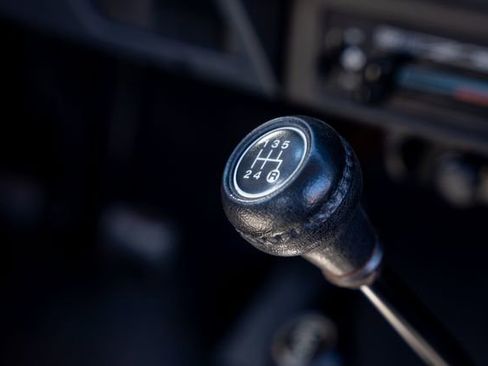 Used 1993 Jeep Wrangler S image 38