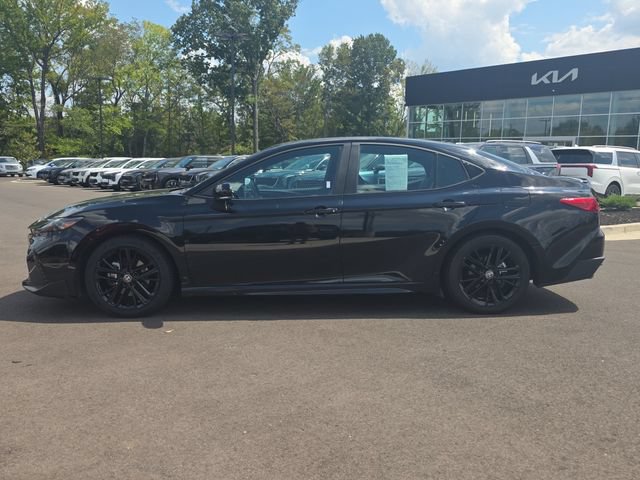 Used 2025 Toyota Camry SE FWD image 2