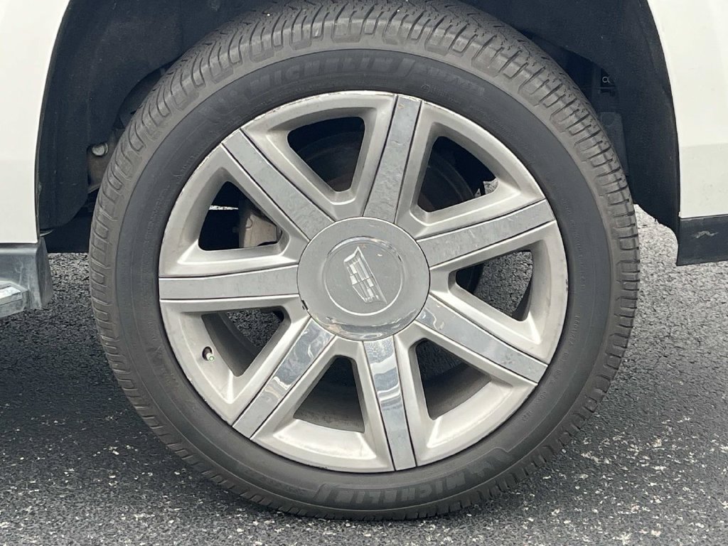Used 2019 Cadillac Escalade Luxury RWD image 8
