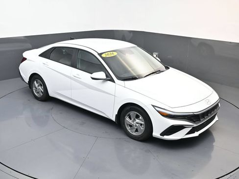 Certified 2026 Hyundai Elantra SE FWD image 15