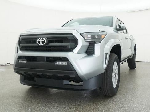New 2026 Toyota Tacoma SR5 RWD image 32