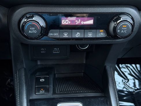 Used 2023 Nissan Kicks SR FWD image 27