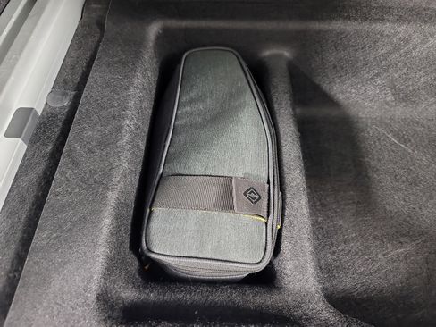 Used 2024 Rivian R1S Adventure image 34