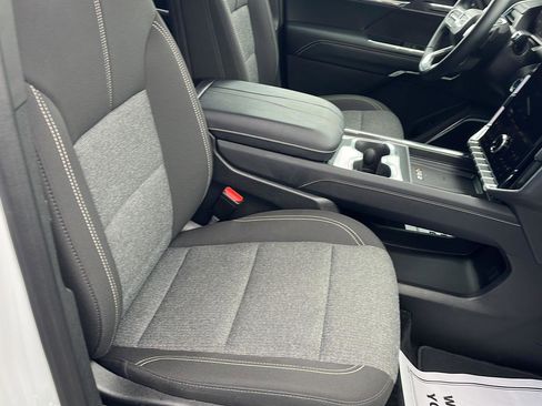 Used 2025 GMC Acadia Elevation image 26