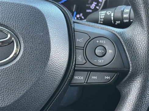 Used 2021 Toyota RAV4 XLE image 15