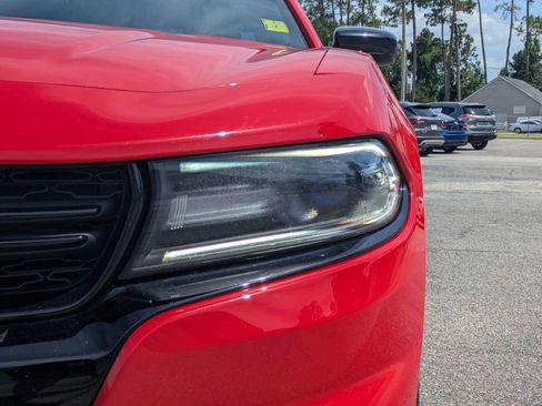 Used 2018 Dodge Charger SXT w/ Blacktop Package RWD image 9