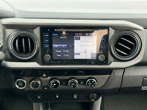 Used 2016 Toyota Tacoma TRD Sport image 26