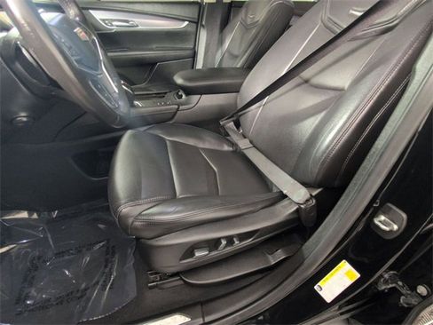 Used 2018 Cadillac XT5 Luxury w/ Driver Awareness Package image 27