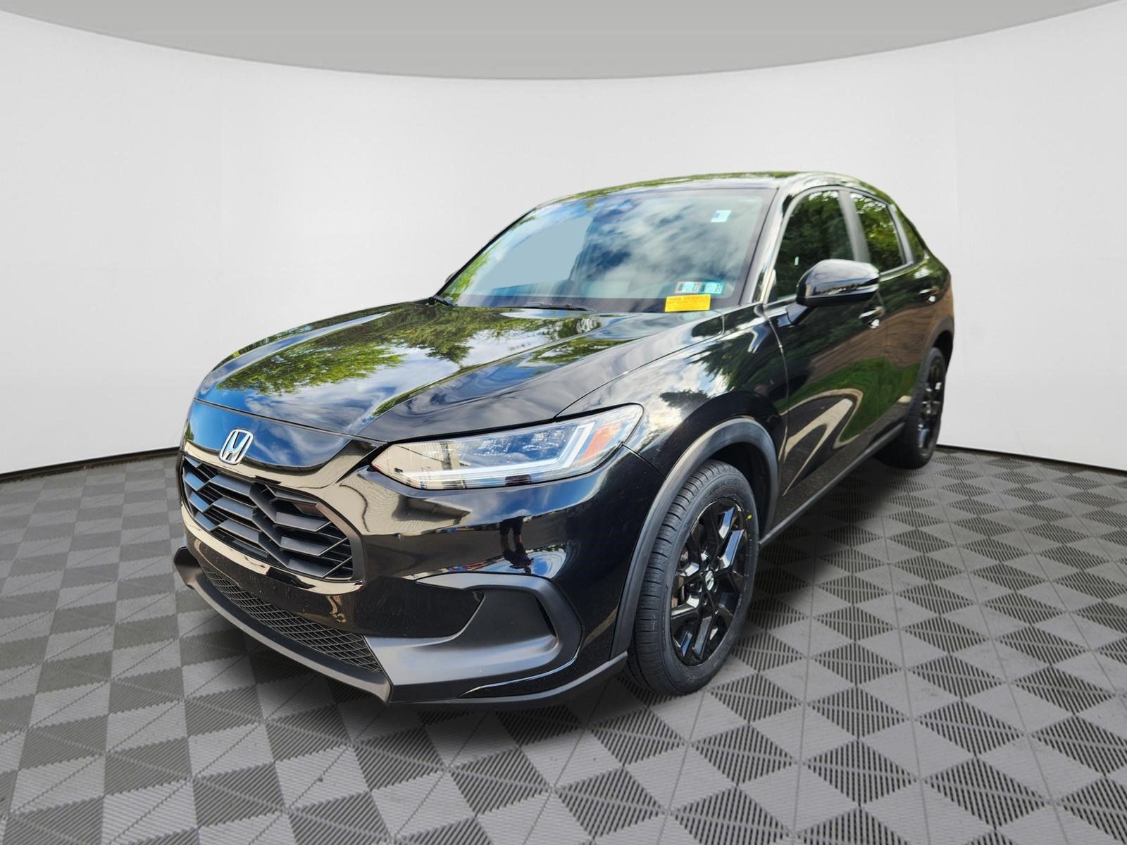Used 2024 Honda HR-V Sport image 2