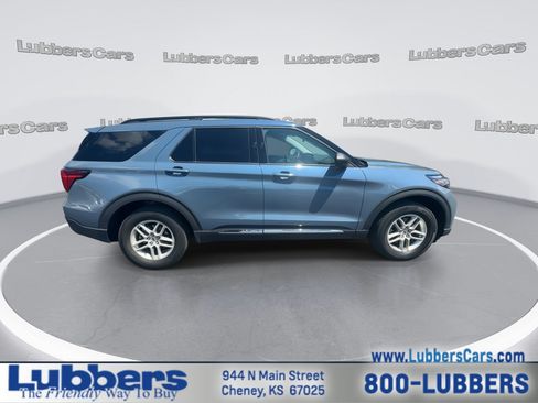 Used 2025 Ford Explorer Active AWD/4WD image 9