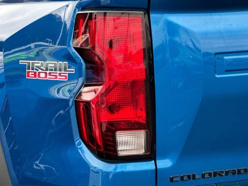 Used 2023 Chevrolet Colorado Trail Boss w/ Technology Package image 44