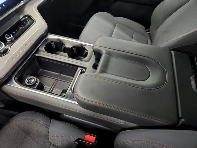 Used 2025 Ford Expedition Active RWD image 32