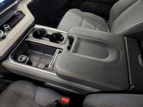 Used 2025 Ford Expedition Active RWD image 32