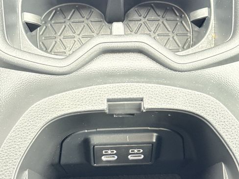 Used 2024 Toyota RAV4 XLE FWD image 28