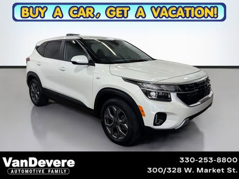 Used 2024 Kia Seltos LX AWD/4WD image 1